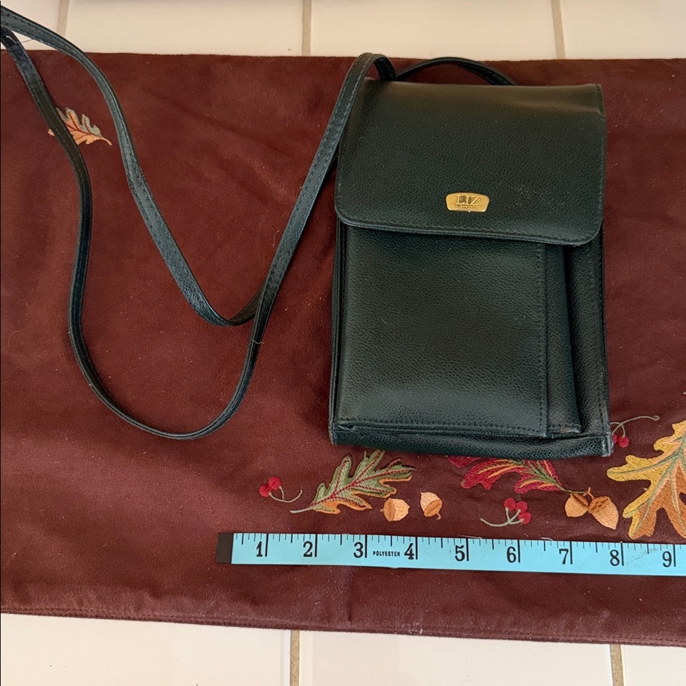 Liz Claiborne crossbody bag blue leather  🐈‍⬛